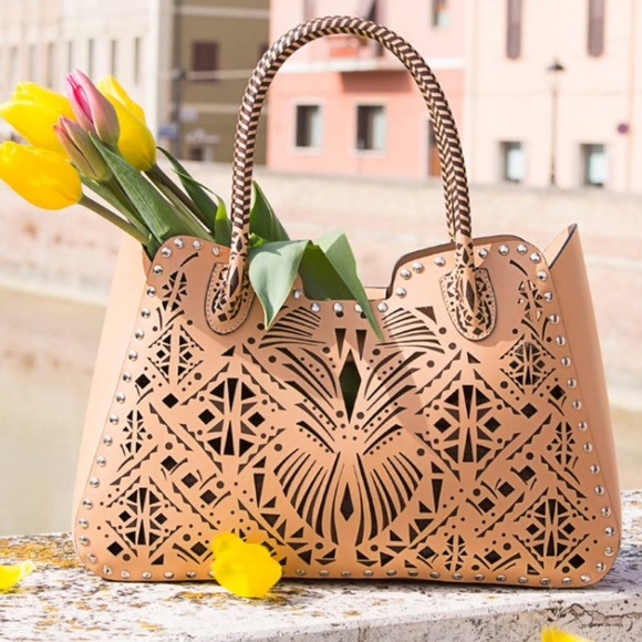 Cromia Handbags - 5🌟 STUNNER🌟 Perforated Blush Leather Satchel